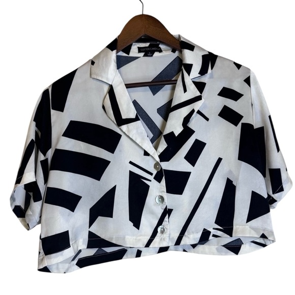Black and White, Retro Style , Geometric Pattern, Cropped Button Down, Blouse - Picture 1 of 7